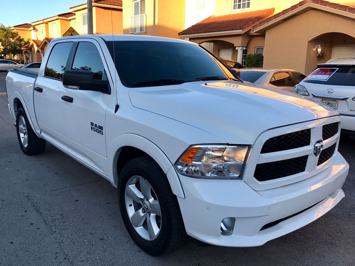 2015 Dodge Ram 1500 for sale by owner in Hialeah