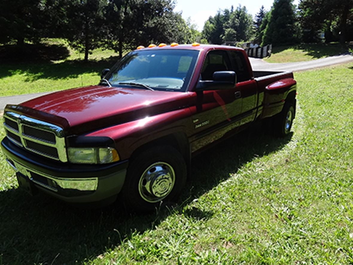 2001 Dodge Ram 3500 for Sale by Owner in Coos Bay, OR 97420