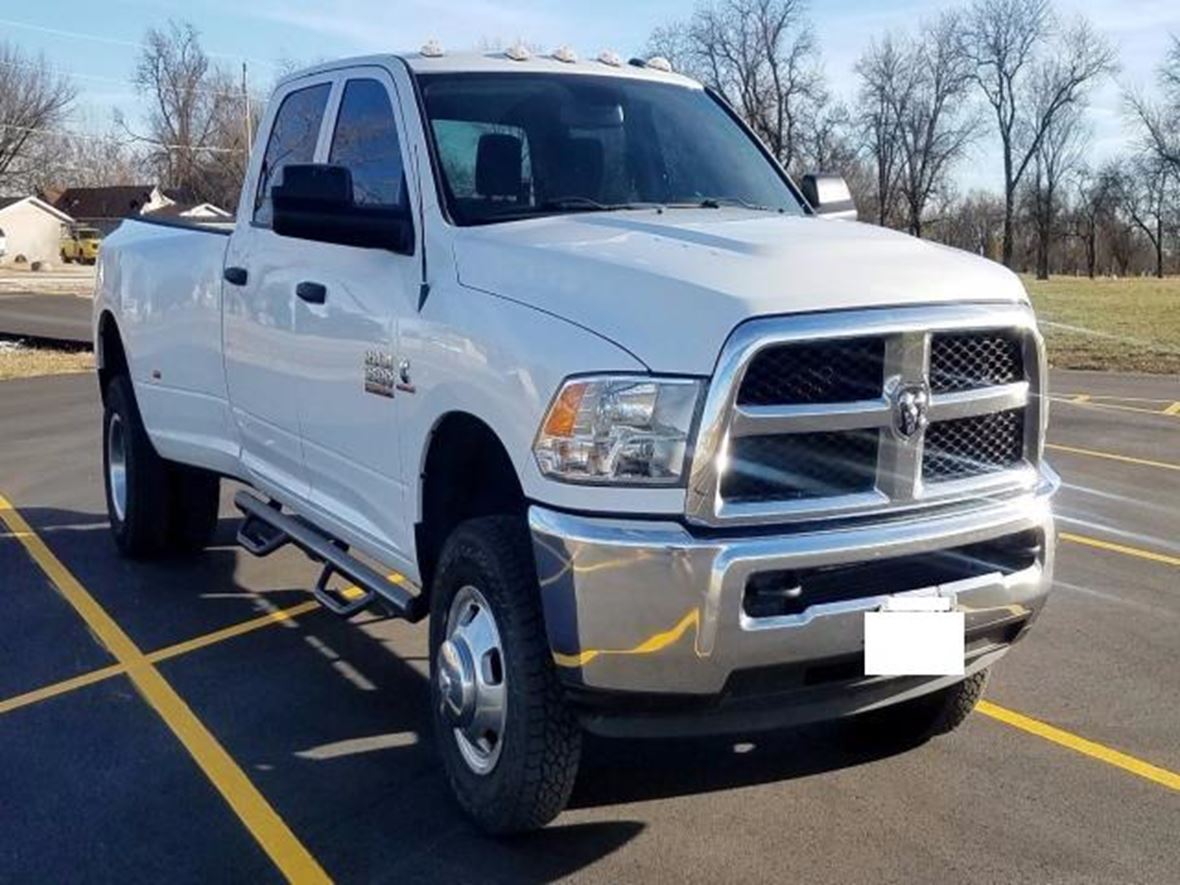 2015 Dodge Ram Pickup 3500 for sale by owner in Tremont