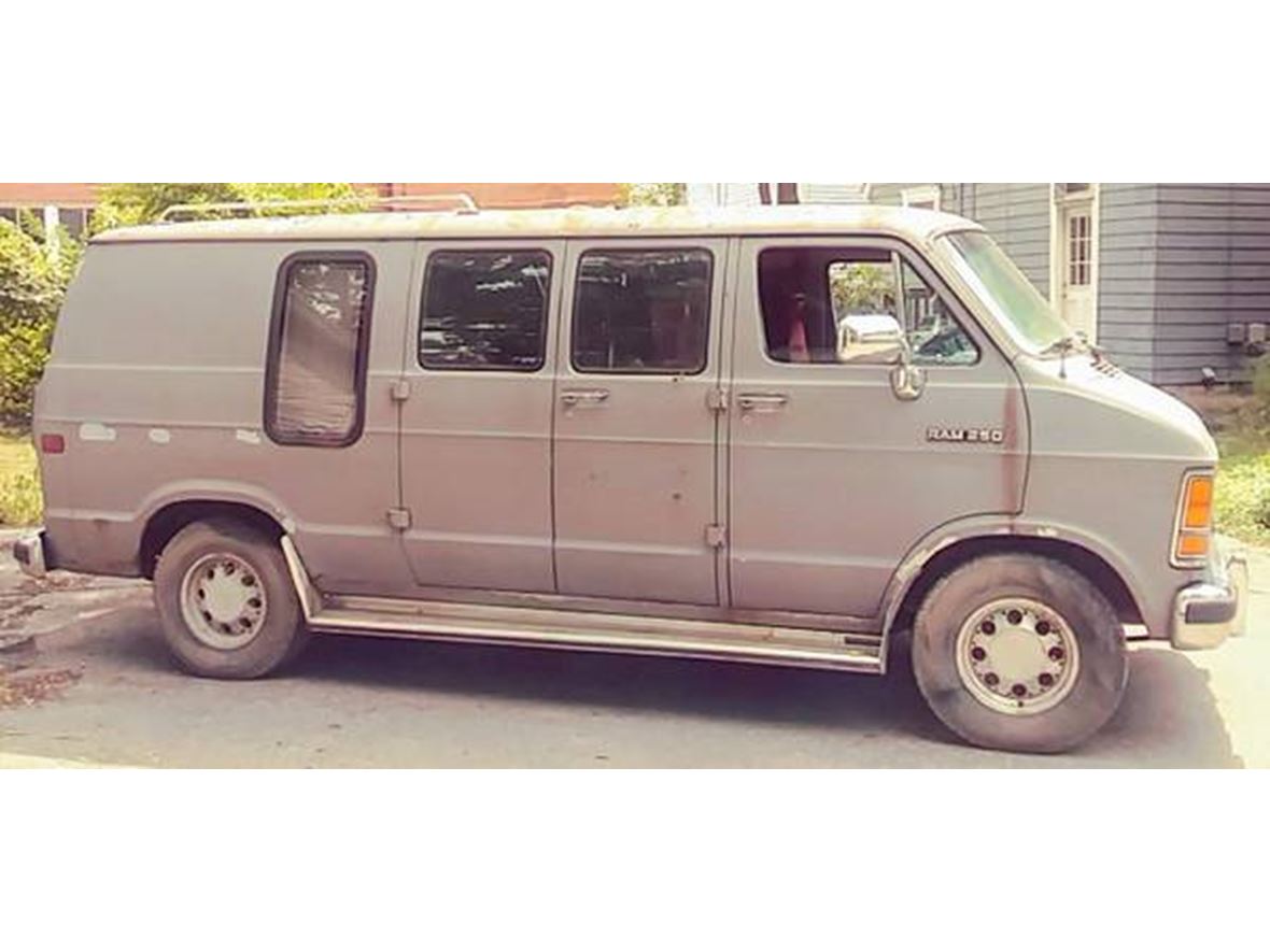 1991 Dodge Ram Van for sale by owner in Columbus