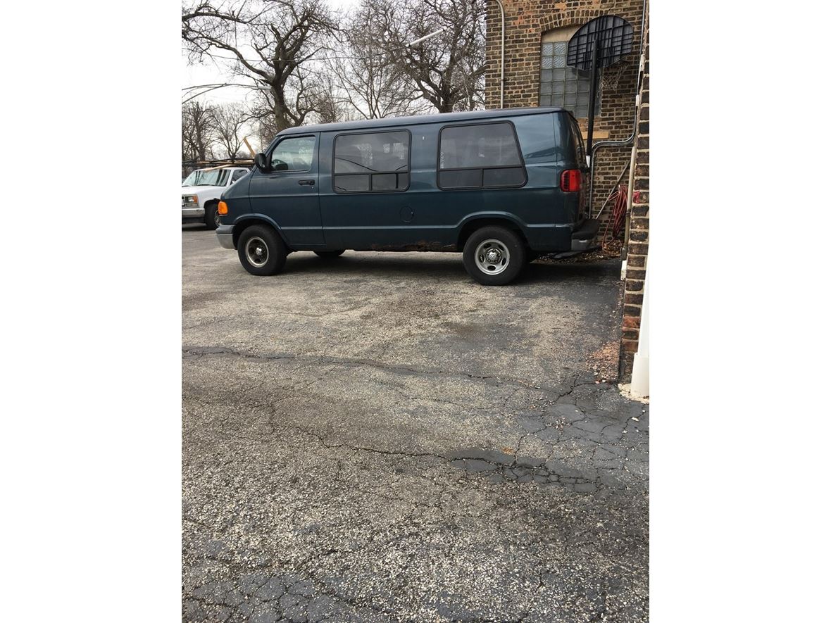 1999 Dodge Ram Van for sale by owner in Chicago