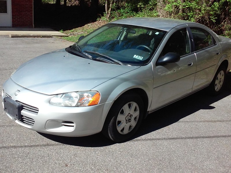 2002 Dodge Stratus for sale by owner in SOUTH CHARLESTON