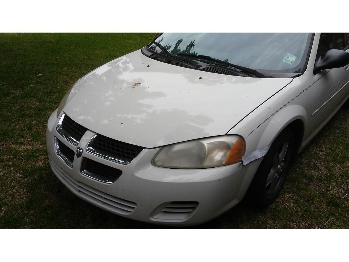 2005 Dodge Stratus for sale by owner in Gonzales