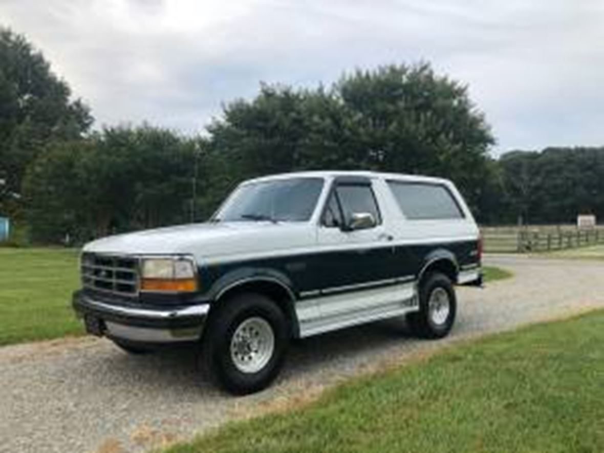1993 Ford Bronco for sale by owner in East Weymouth