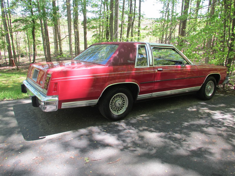 1985 Ford Crown Victoria Classic Car Earlysville, VA 22936