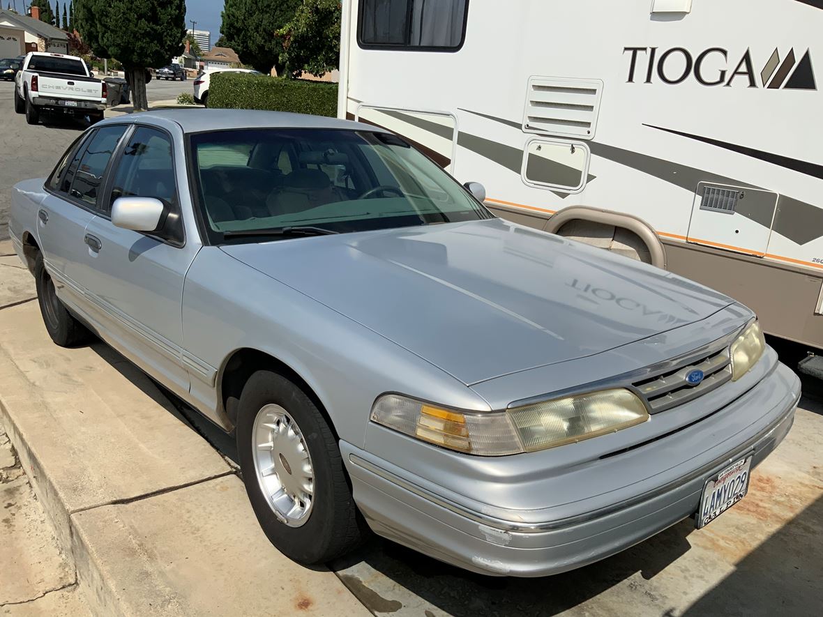 1996 Ford Crown Victoria for sale by owner in Huntington Beach