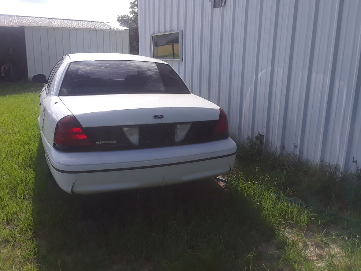 2000 Ford Crown Victoria for sale by owner in Trenton