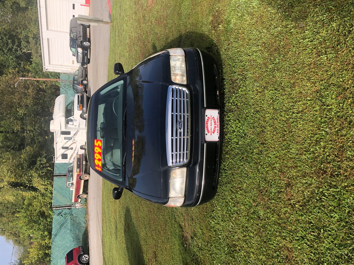 2001 Ford Crown Victoria for sale by owner in Waynesville