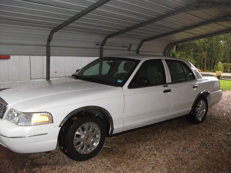 2003 Ford Crown Victoria for sale by owner in Malakoff