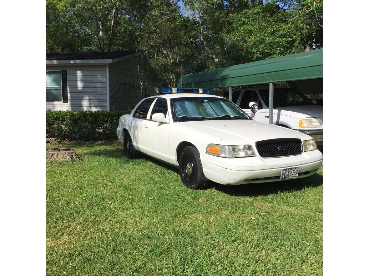 2003 Ford Crown Victoria for sale by owner in Dayton