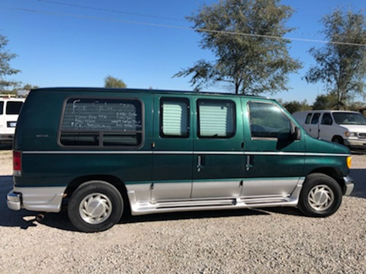 2001 Ford E150 for Sale by Private Owner in Bonner Springs, KS 66012
