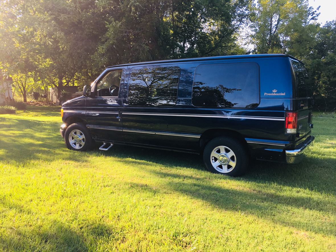 2005 Ford E-150 for Sale by Owner in Blossom, TX 75416