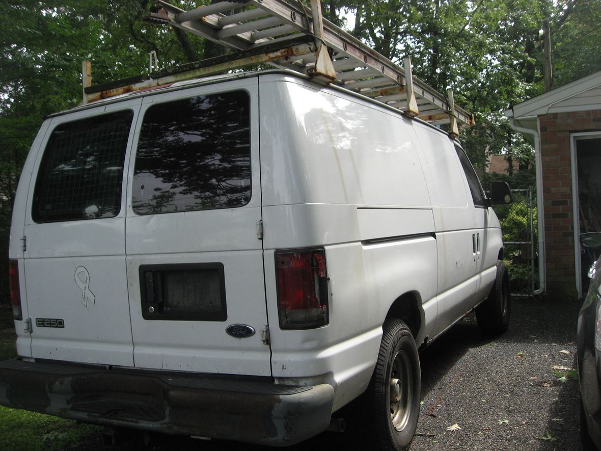 2002 Ford E-250 for sale by owner in Shirley