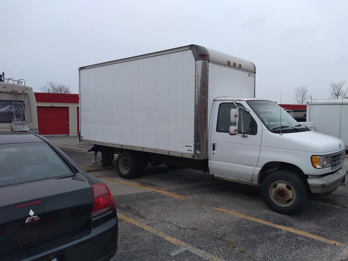 1995 Ford E-350 14' box truck for sale by owner in Palatine