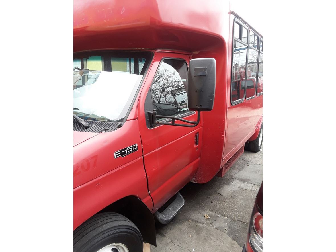2004 Ford E-450 for sale by owner in Brooklyn