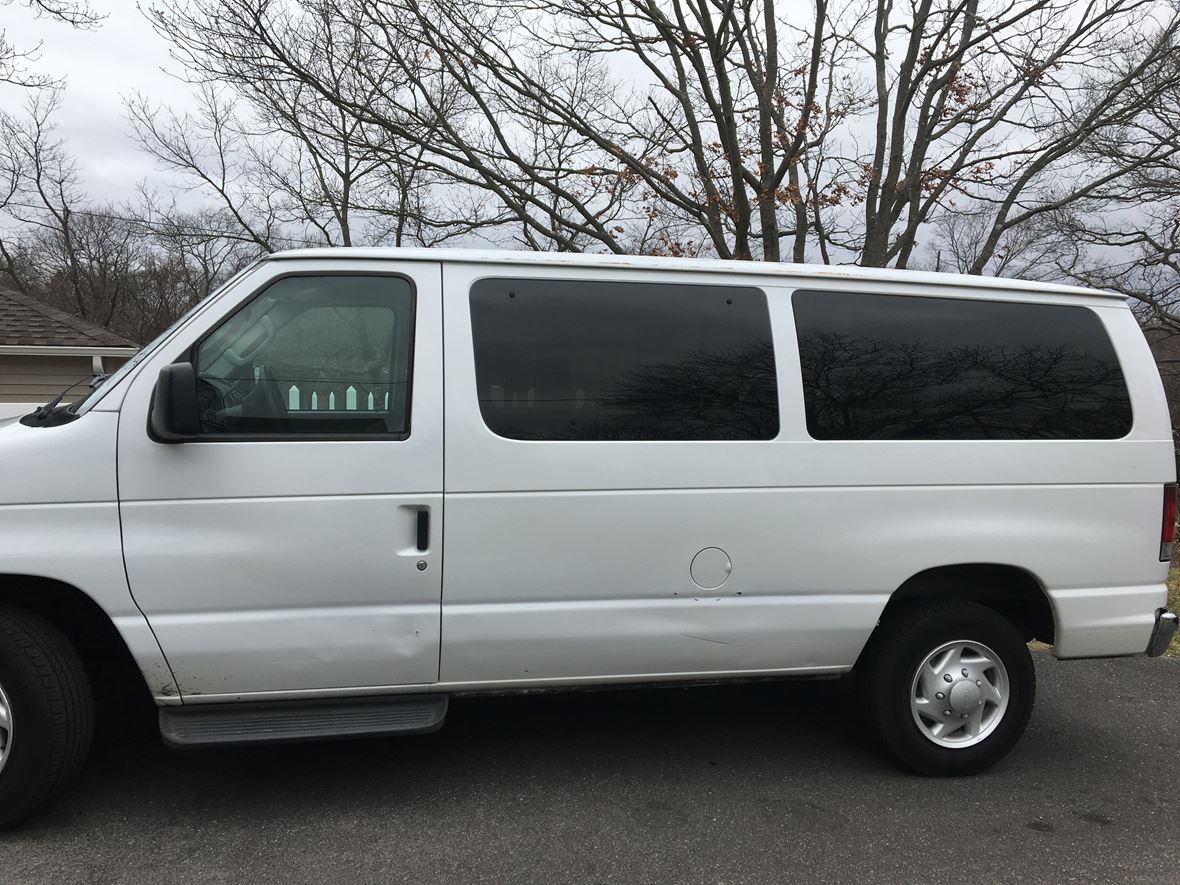 2006 Ford Econoline Cargo for sale by owner in Farmingville