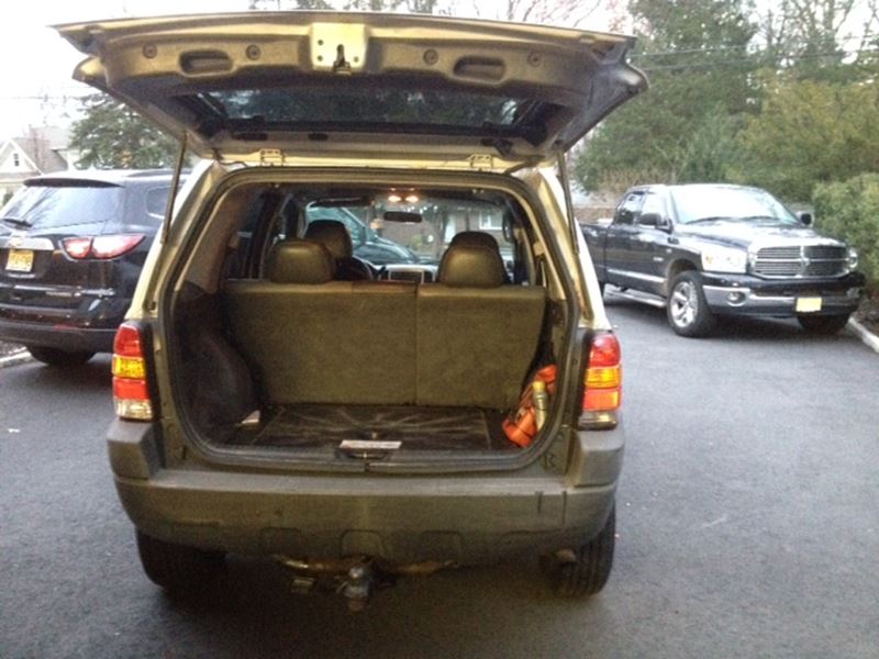 2003 Ford Escape for sale by owner in Montville