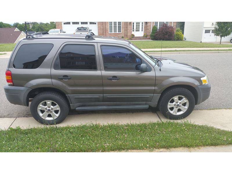 2005 Ford Escape for sale by owner in Fishersville