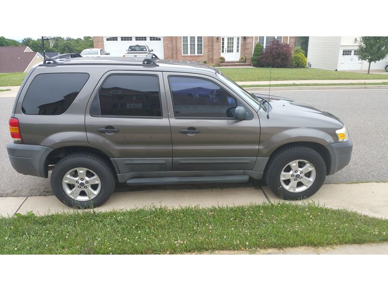 2005 Ford Escape Private Car Sale in Fishersville, VA 22939