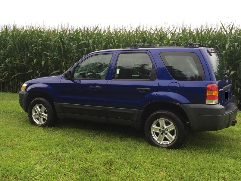 2005 Ford Escape for sale by owner in Floyd