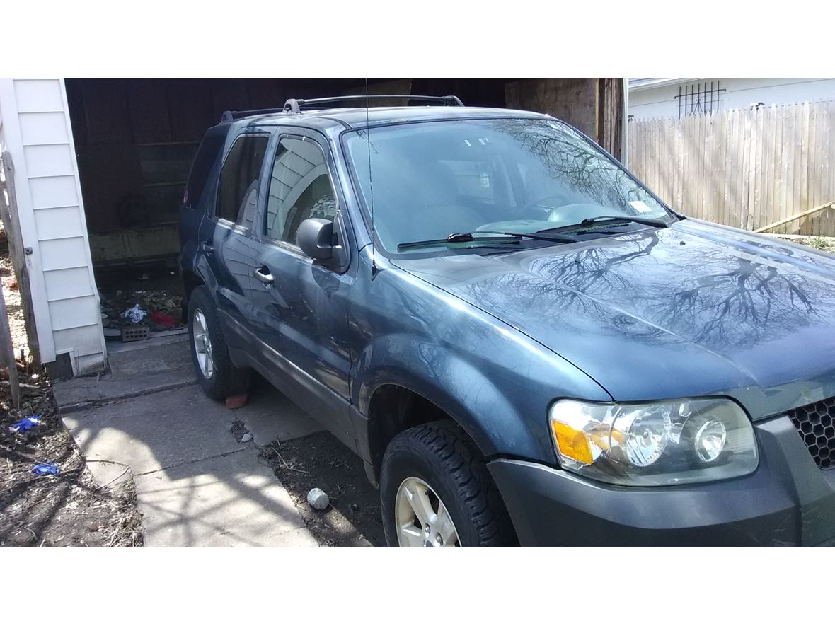 2005 Ford Escape for sale by owner in Rochester