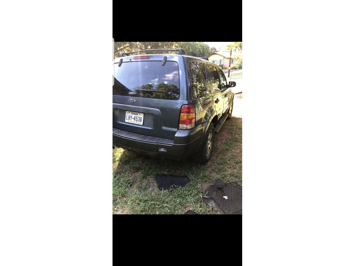 2005 Ford Escape for sale by owner in Arlington