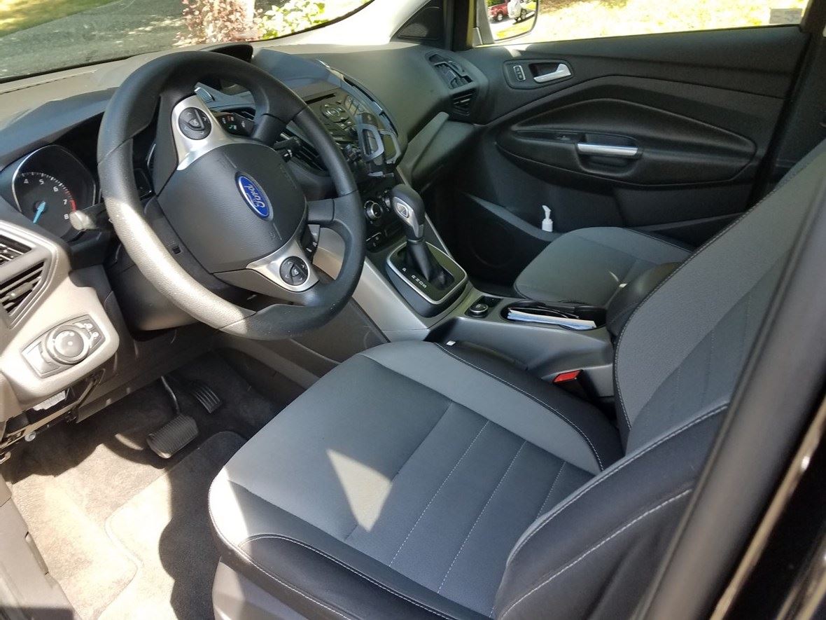 2013 Ford Escape for sale by owner in Redmond