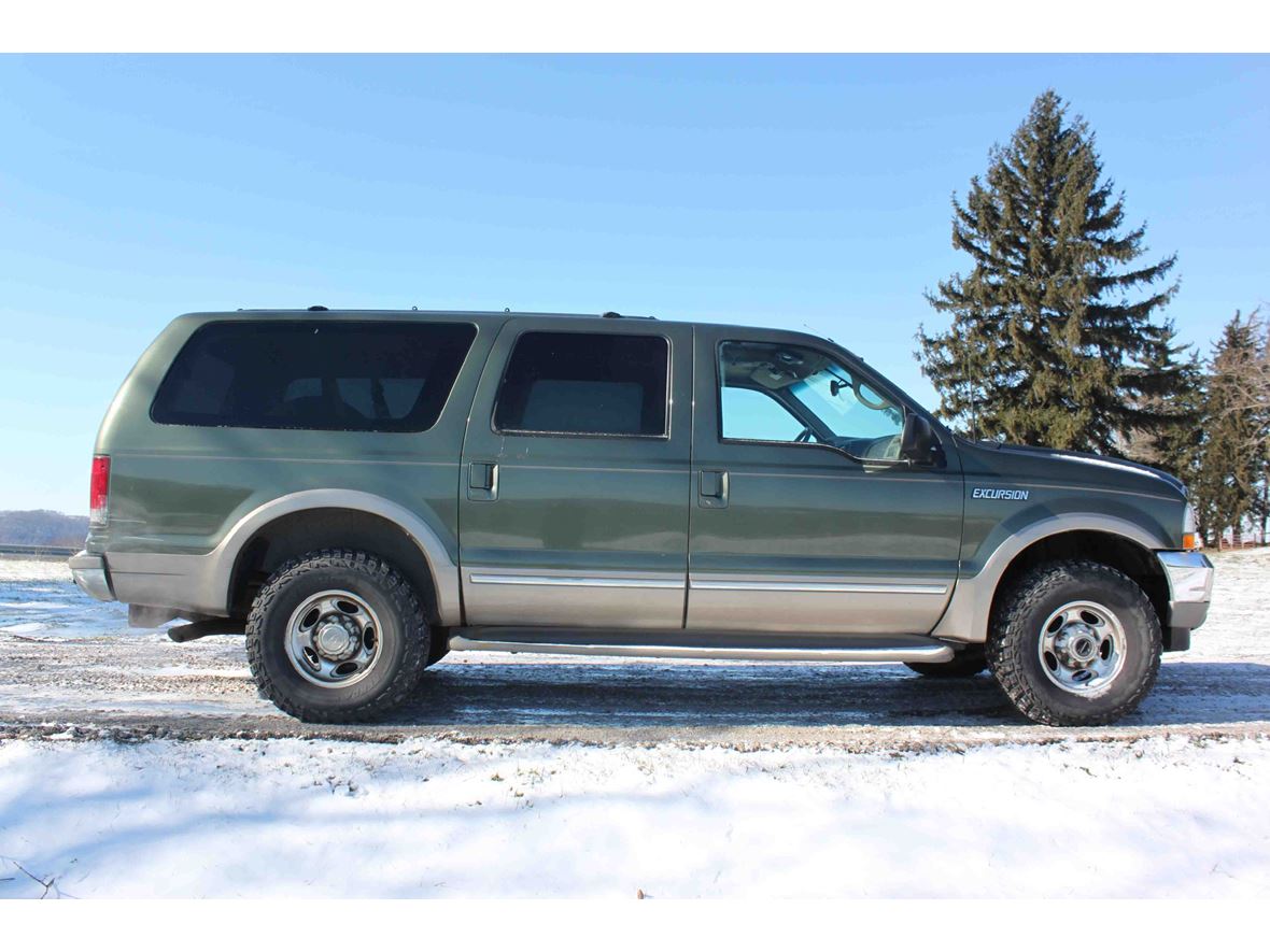 2002 Ford Excursion for sale by owner in Wheeling