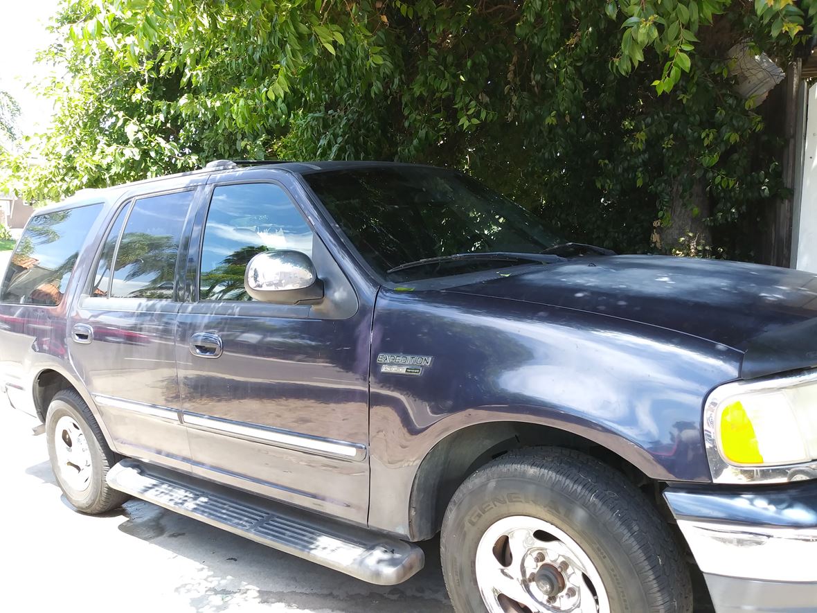 2000 Ford Expedition for Sale by Owner in Escondido, CA 92025