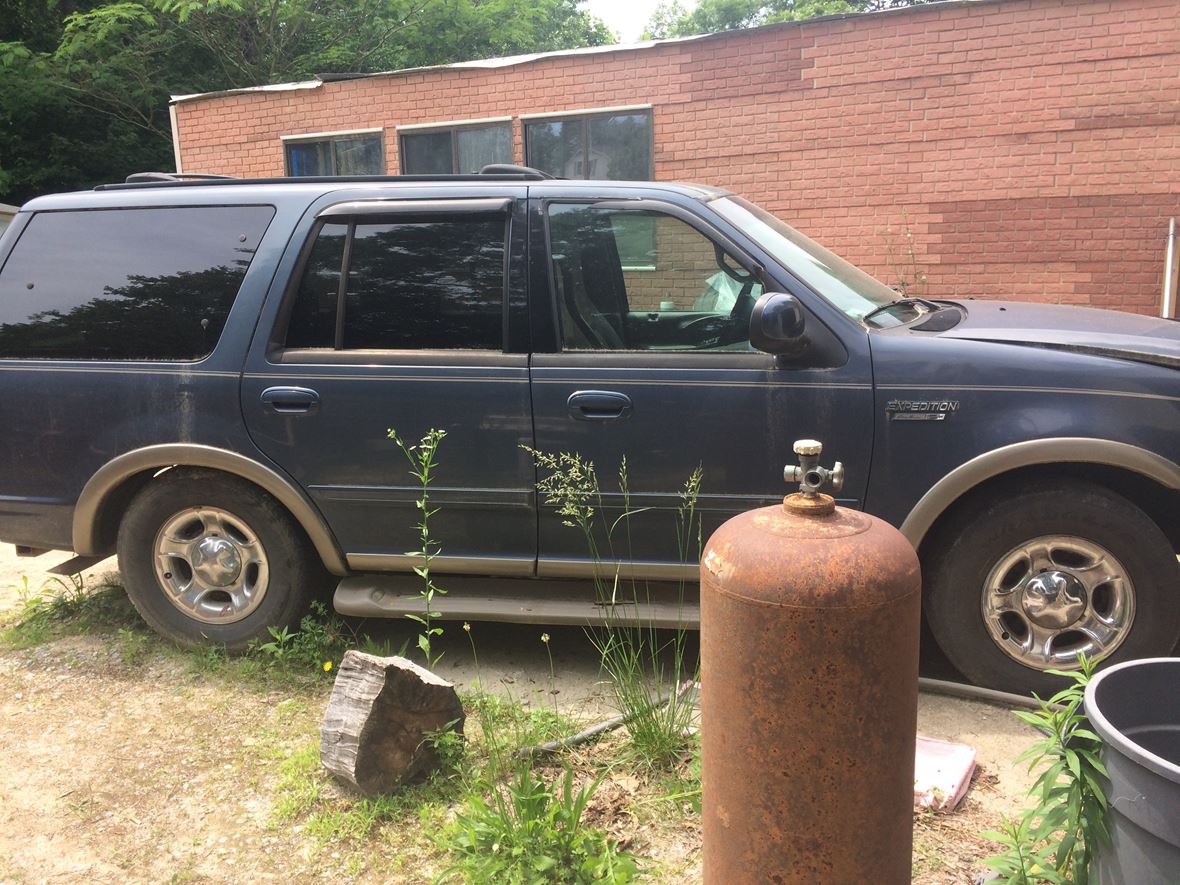 2002 Ford Expedition for sale by owner in Kenbridge