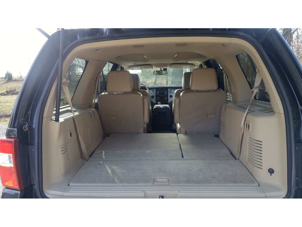 2011 Ford Expedition XLT for sale by owner in Pittsburg
