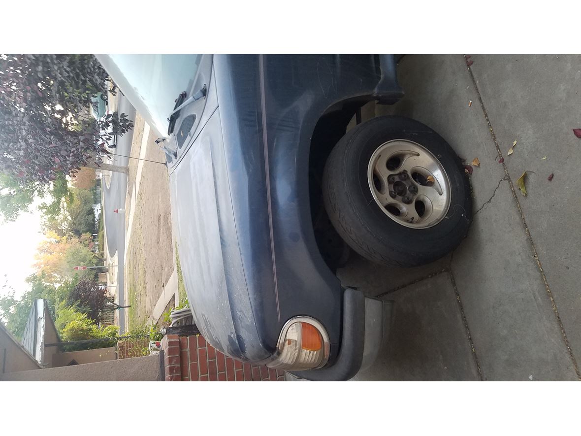 1998 Ford Explorer for sale by owner in Fresno