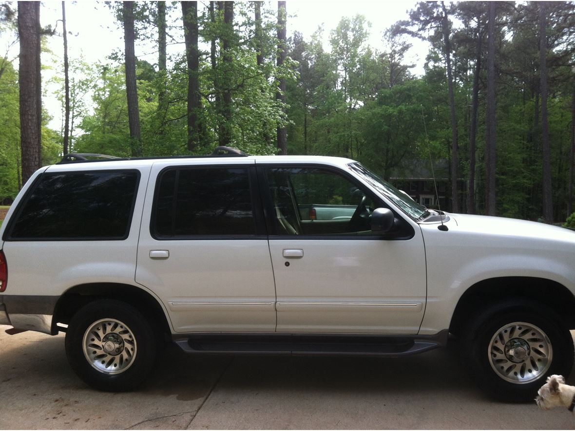2000 Ford Explorer for Sale by Owner in Newnan, GA 30271