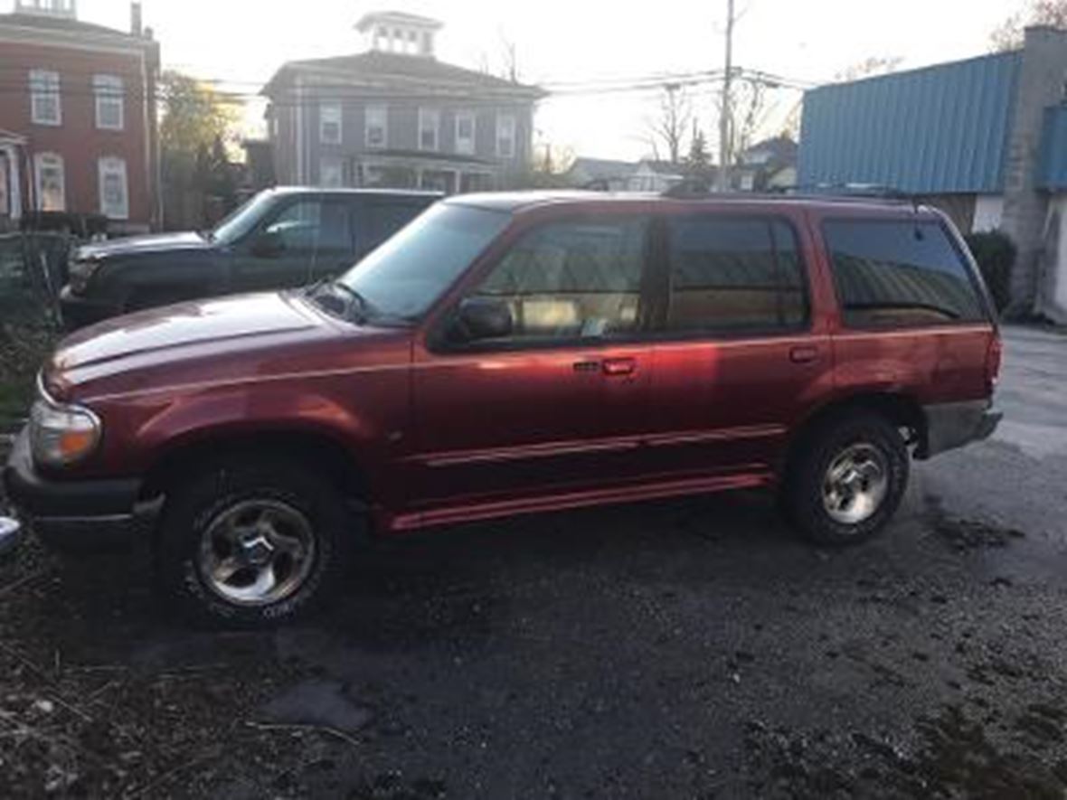 2000 Ford Explorer for sale by owner in Lockport