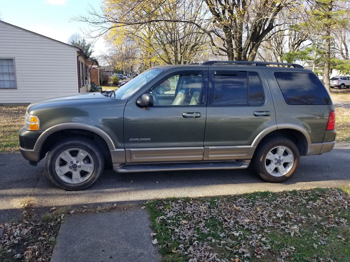 2004 Ford Explorer for Sale by Private Owner in Greenwood, IN 46143