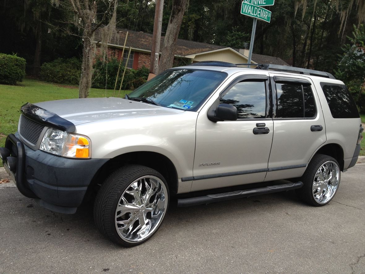 2005 Ford Explorer for sale by owner in Naples