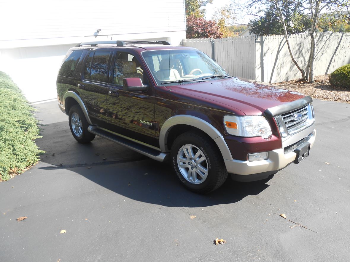 2007 Ford Explorer for sale by owner in Wilkes Barre