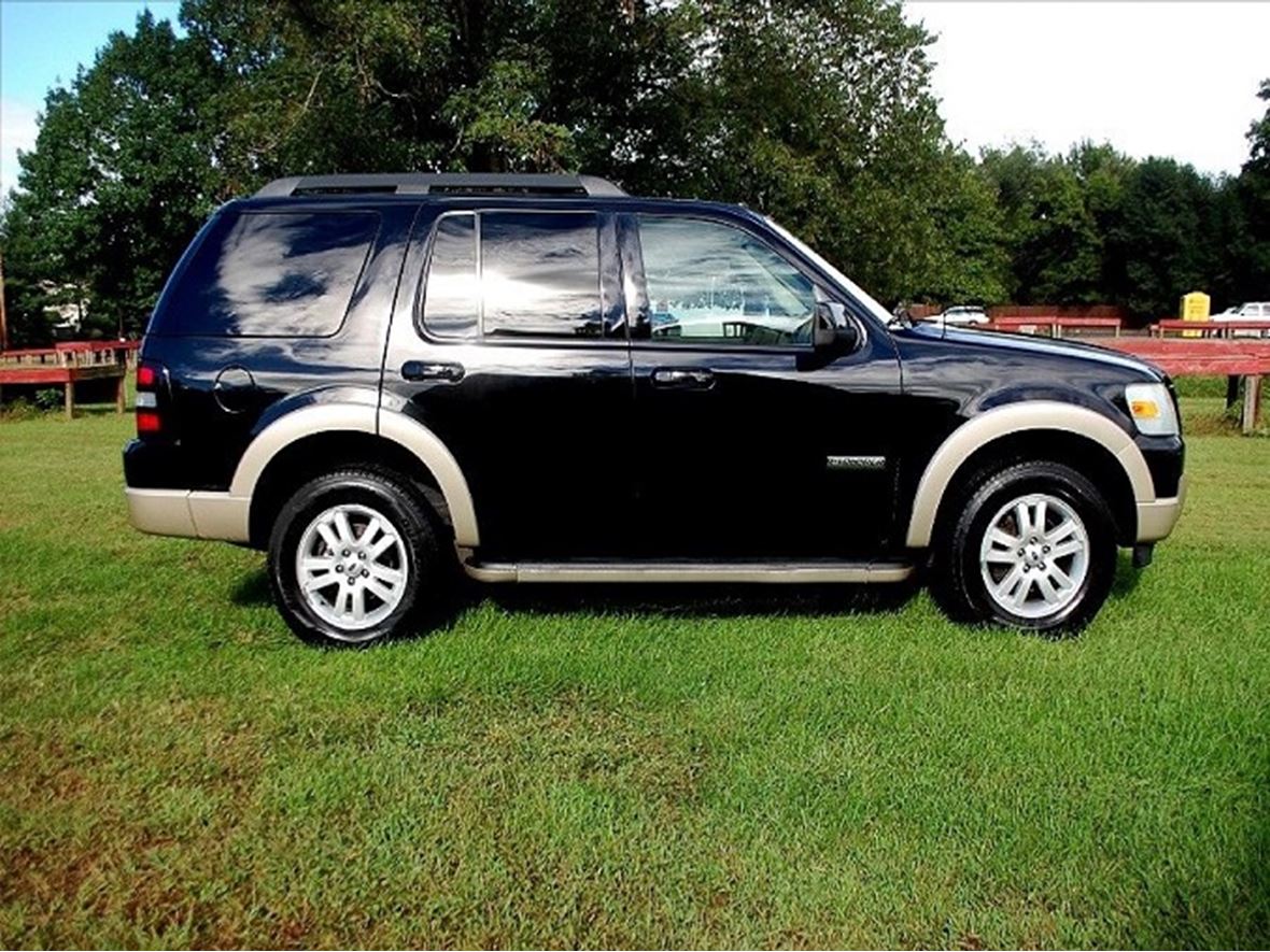 2008 Ford Explorer for sale by owner in Bridgeport