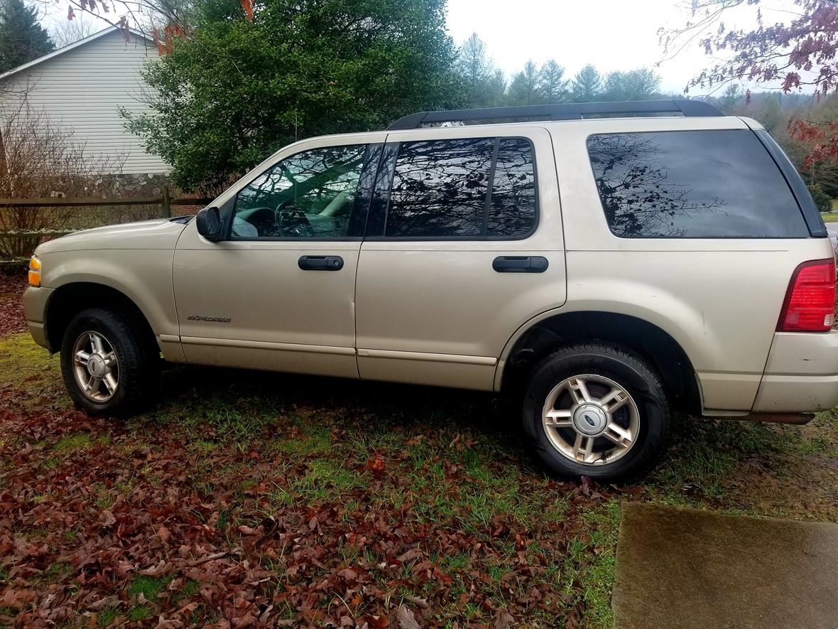 2005 Ford Explorer Sport Trac for sale by owner in Hudson