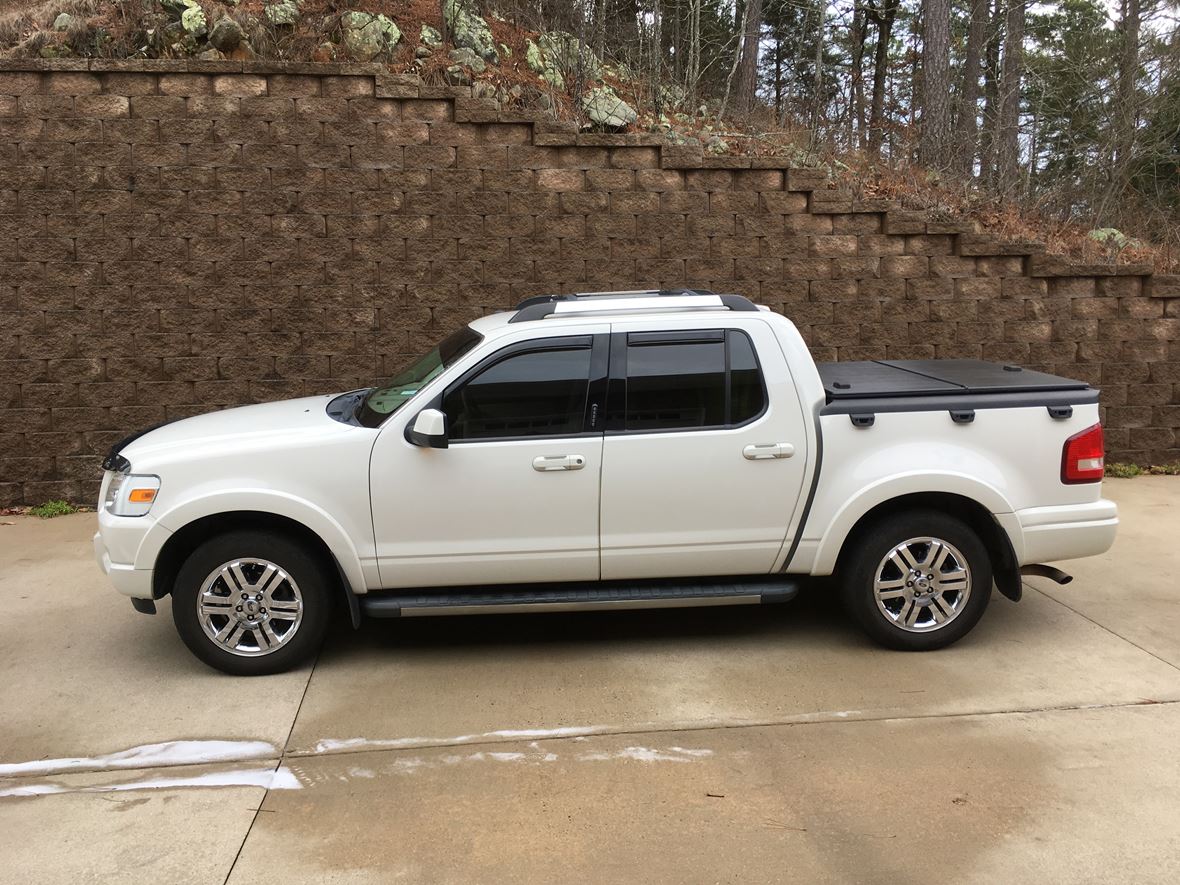 2010 Ford Explorer Sport Trac for sale by owner in Maumelle