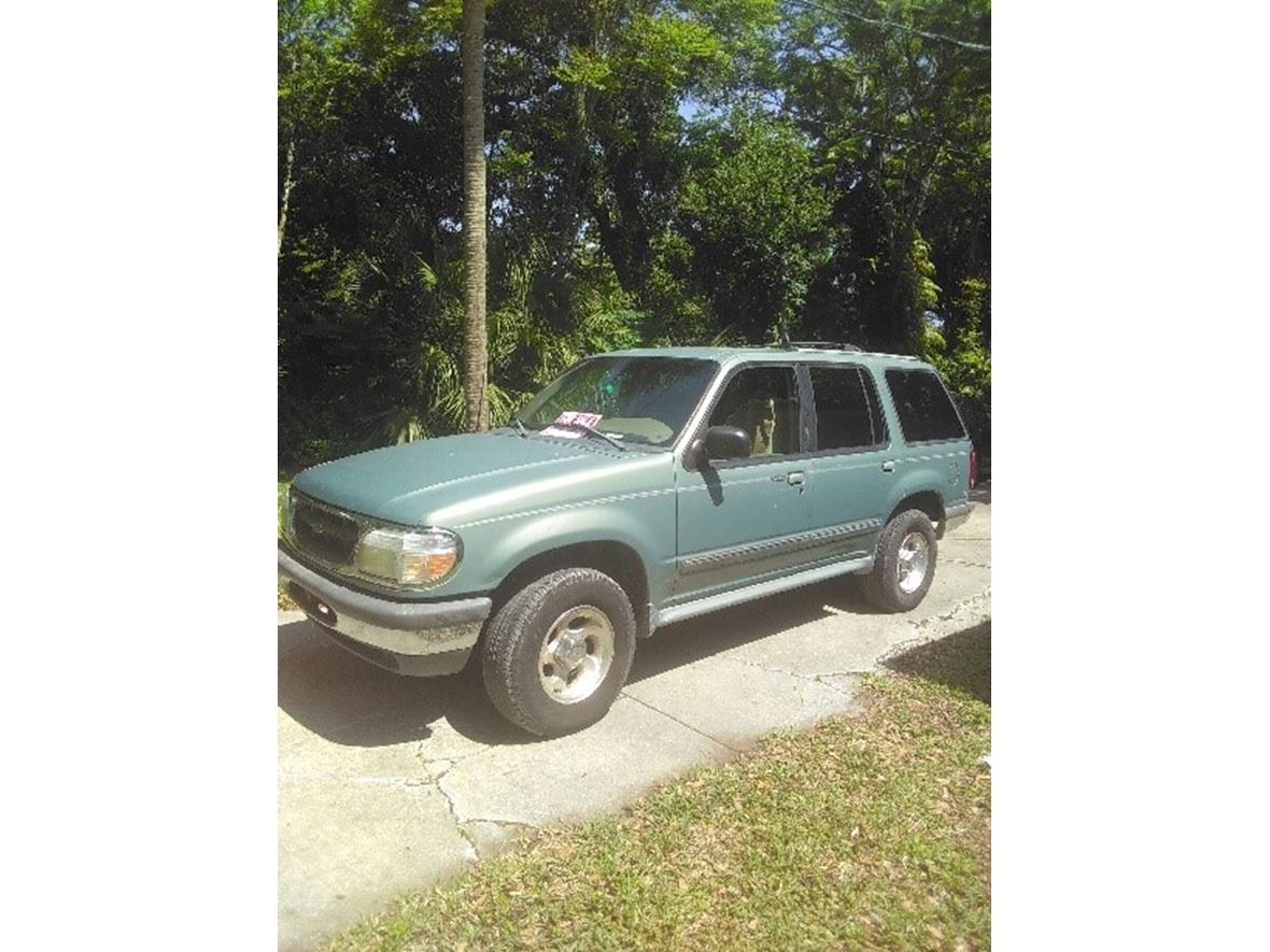 1997 Ford Explorer XLT for sale by owner in Daytona Beach