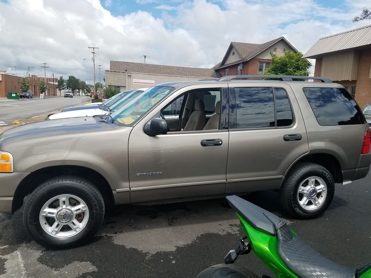 2004 Ford Explorer XLT for sale by owner in Kingsport