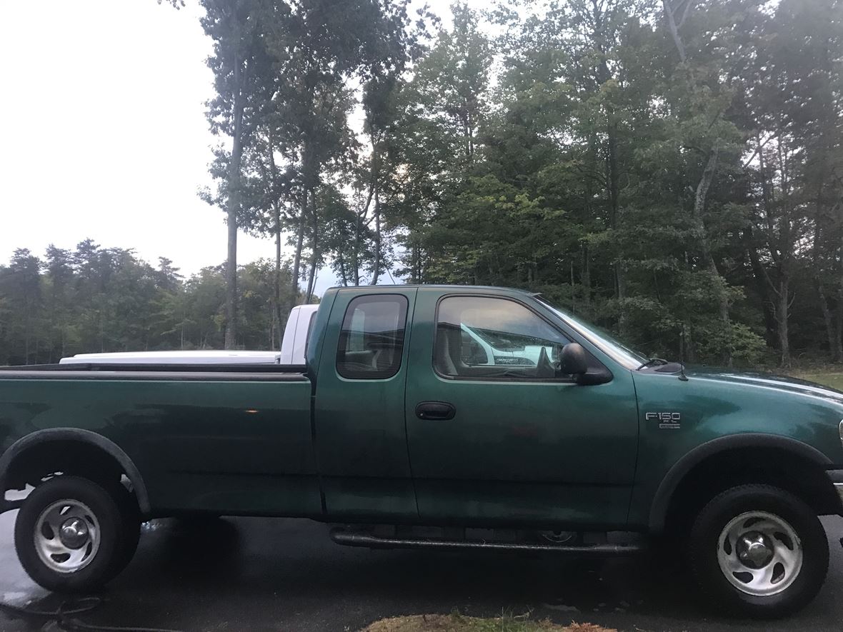 2000 Ford F-150 for sale by owner in Newburg