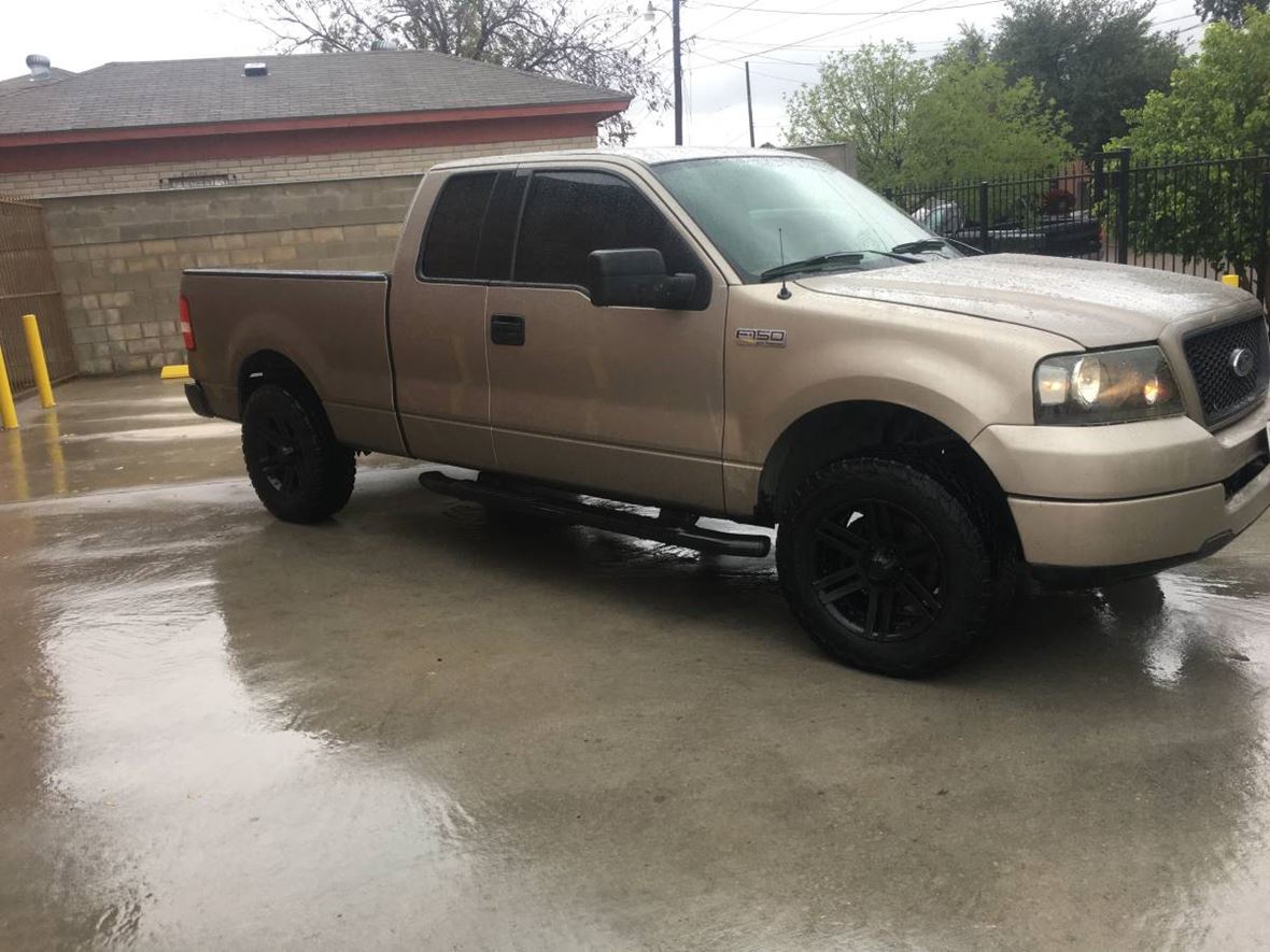 2004 Ford F-150 for sale by owner in Detroit