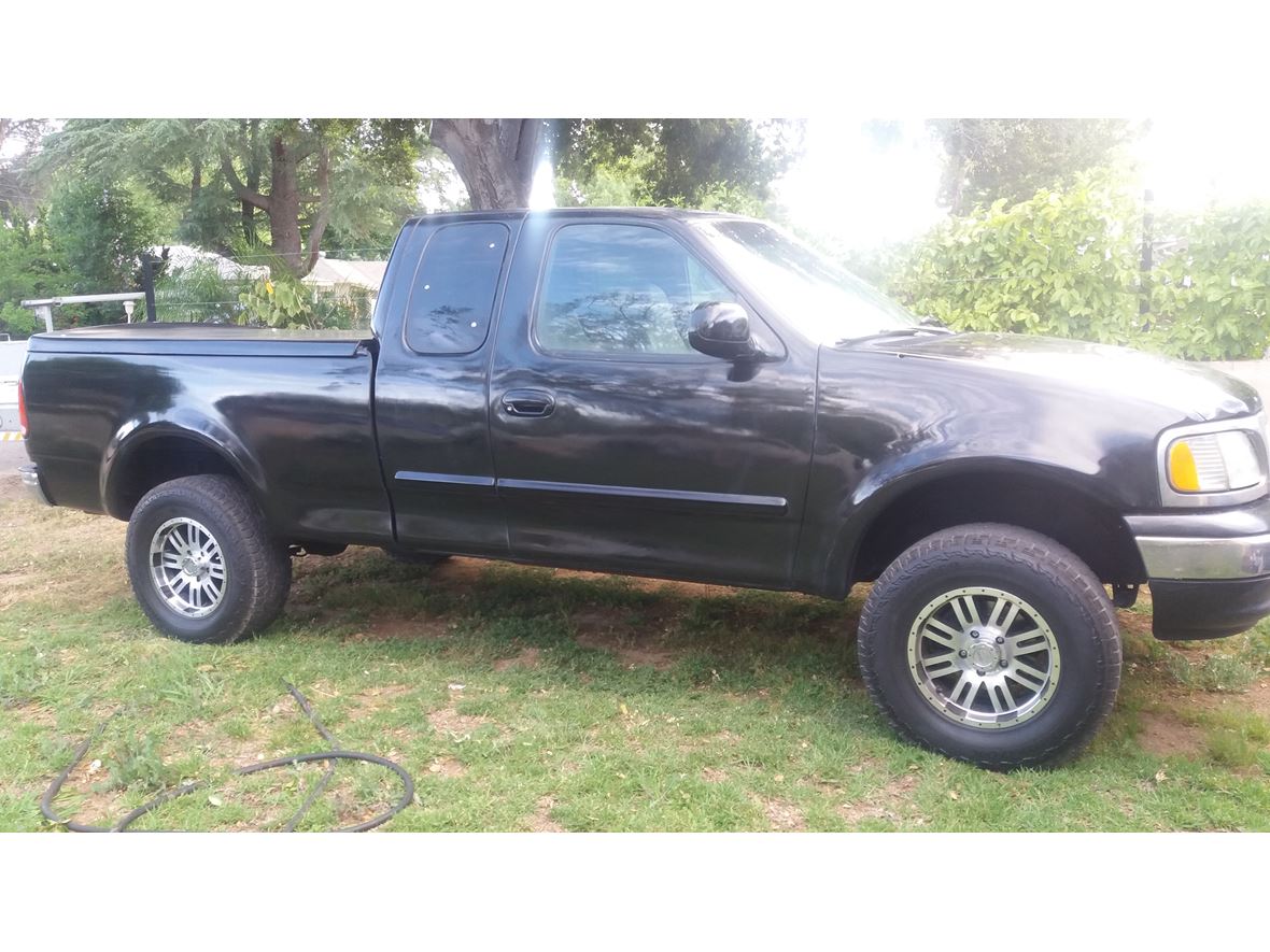 2000 Ford F-150 lariet for sale by owner in Ventura