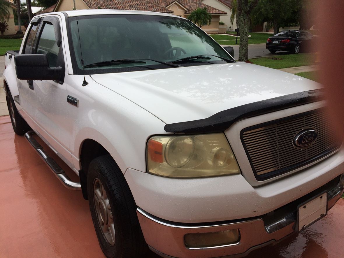 2004 Ford F-150 XLT EXT CAB for sale by owner in Pembroke Pines
