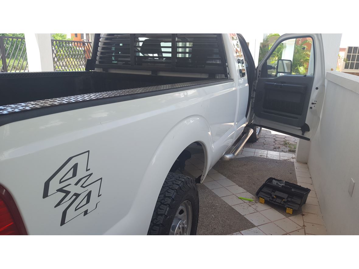 2011 Ford F-250 Super Duty for sale by owner in Laredo