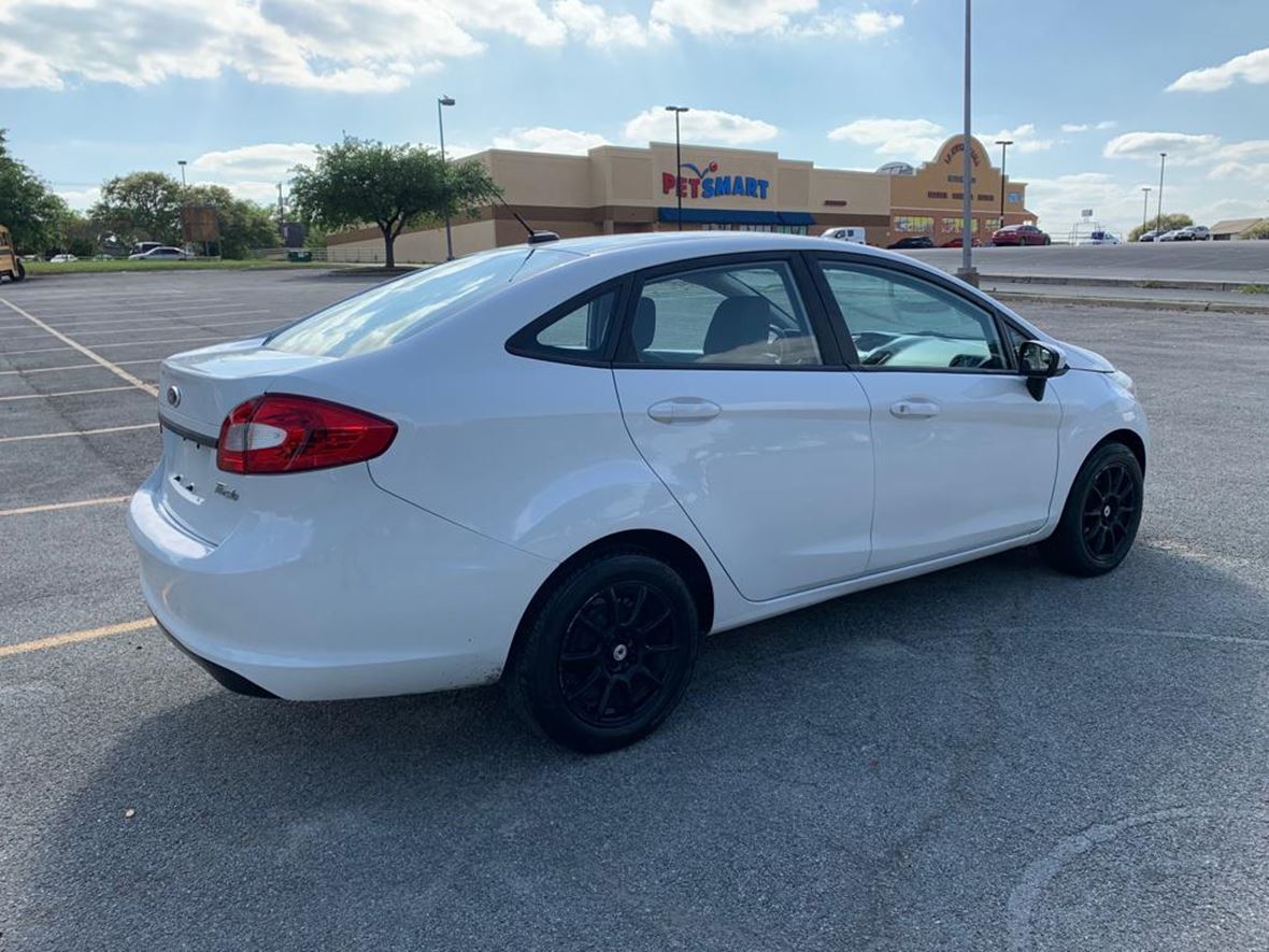 2012 Ford Fiesta for sale by owner in San Antonio
