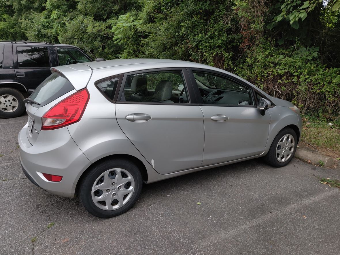 2012 Ford Fiesta for sale by owner in Brooklyn