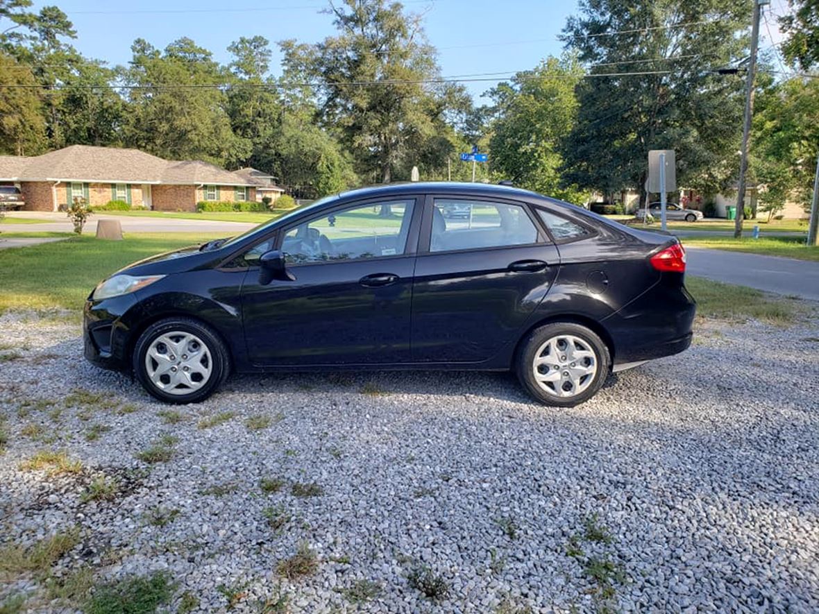 2013 Ford fiesta for Sale by Owner in Mandeville, LA 70448